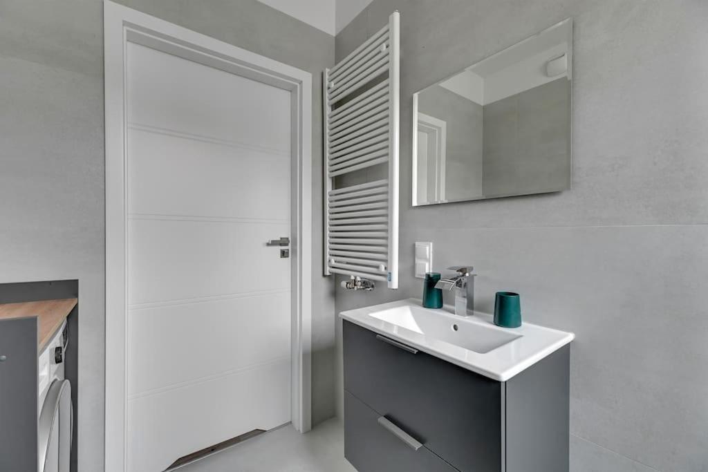 Studio Sw Piotra W Gdyni By Grand Apartments Gdynia Luaran gambar