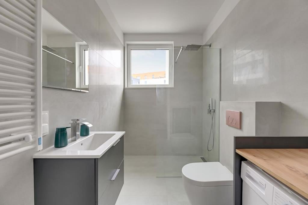 Studio Sw Piotra W Gdyni By Grand Apartments Gdynia Luaran gambar